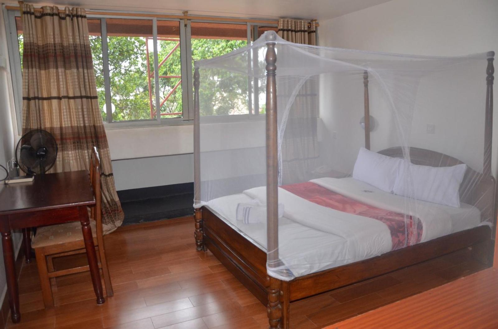 Entebbe Flights Motel 외부 사진