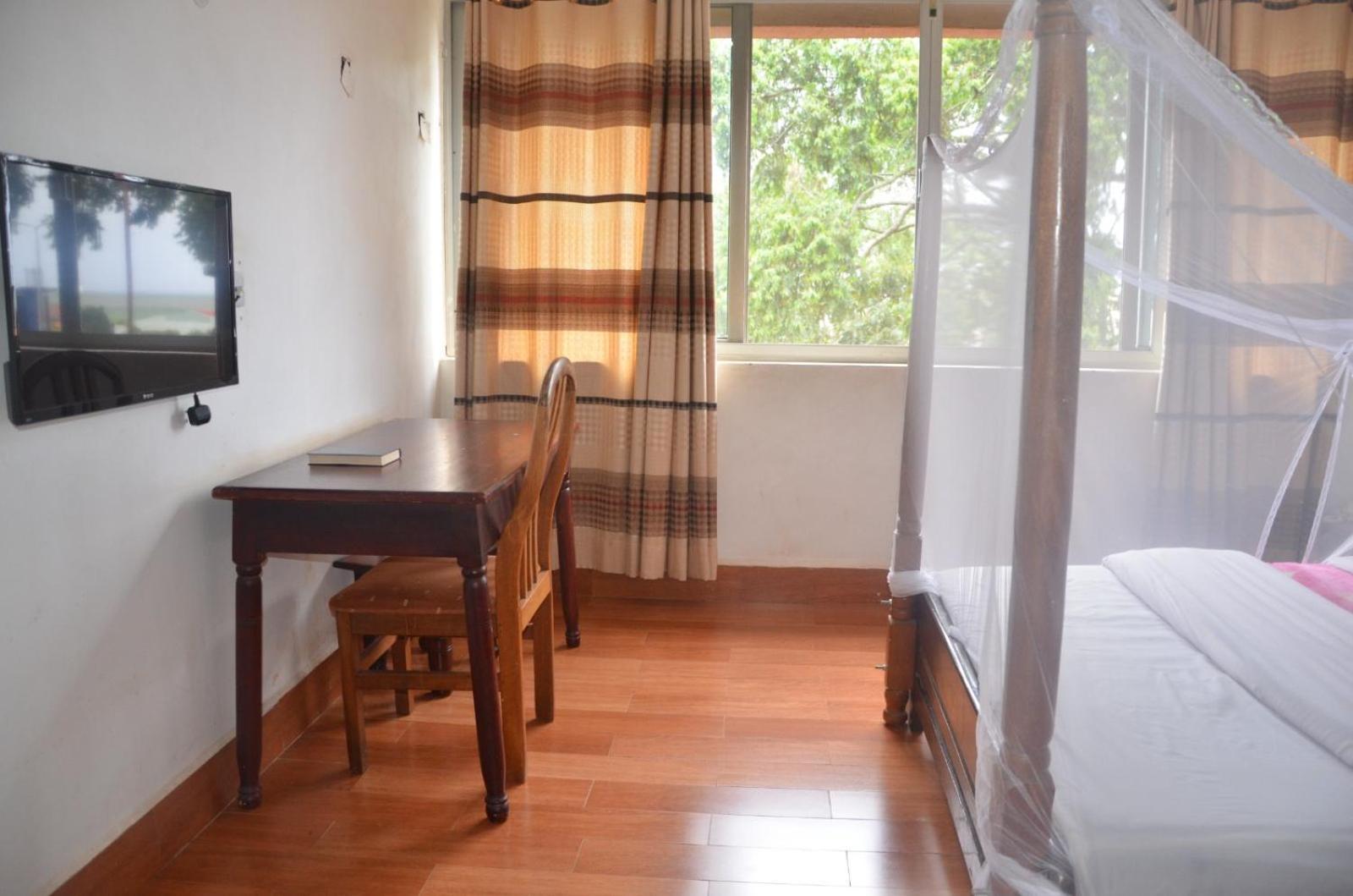 Entebbe Flights Motel 외부 사진