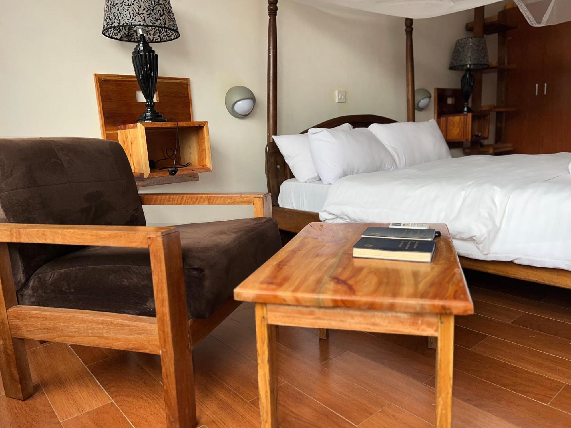 Entebbe Flights Motel 외부 사진