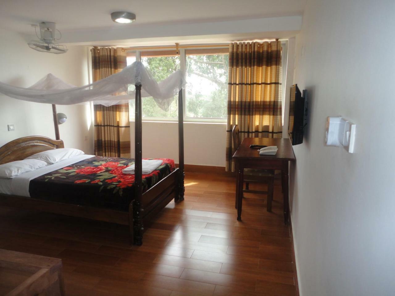 Entebbe Flights Motel 외부 사진