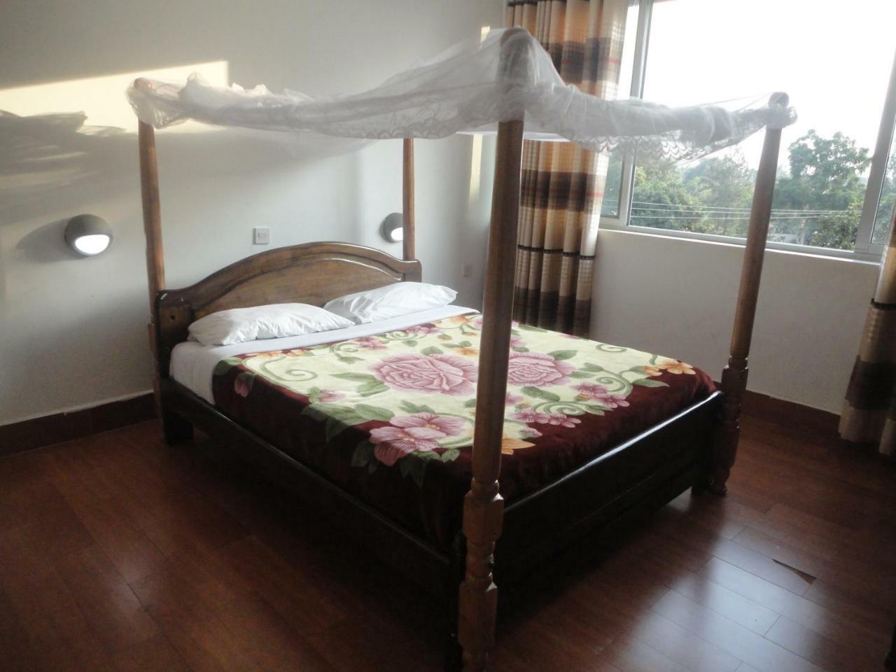 Entebbe Flights Motel 외부 사진